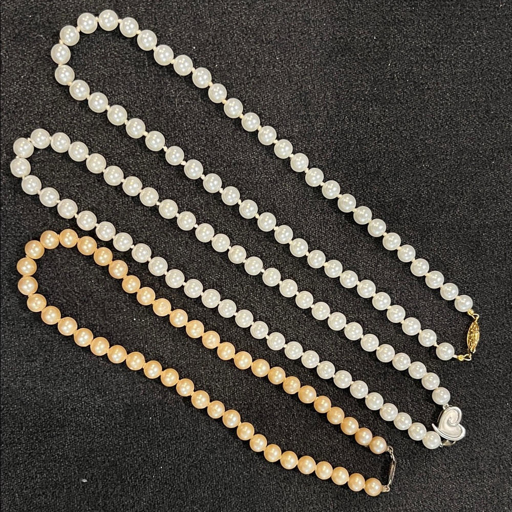 Classic Pearl Necklace Set in White and Cream